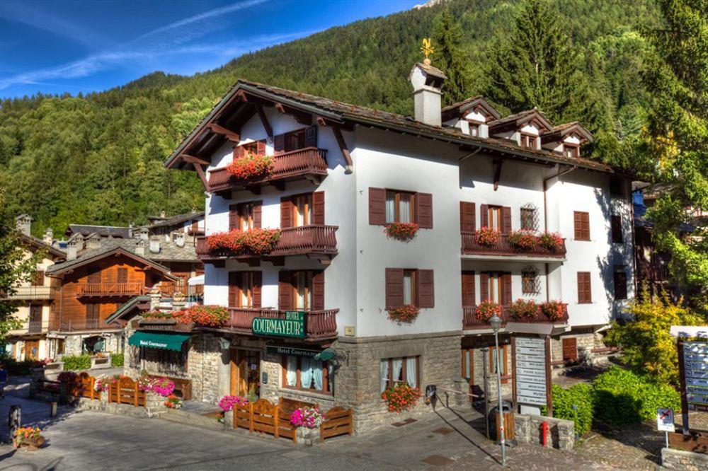 Hotel Courmayeur Exterior photo